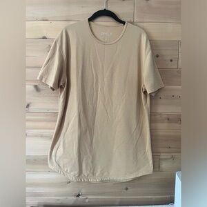 Men’s BYLT yellow tee.